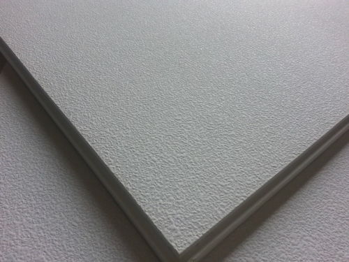 室內(nèi)用玻纖天花板 吸音性能優(yōu)越防火a級玻纖吸音板